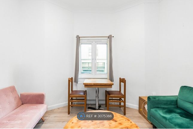 First Floor Flat A Queens Road, Brighton photo 2