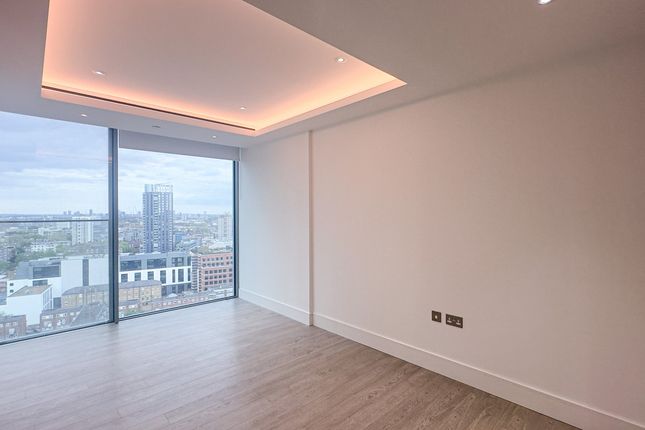 Flat to rent in 250 City Road, London