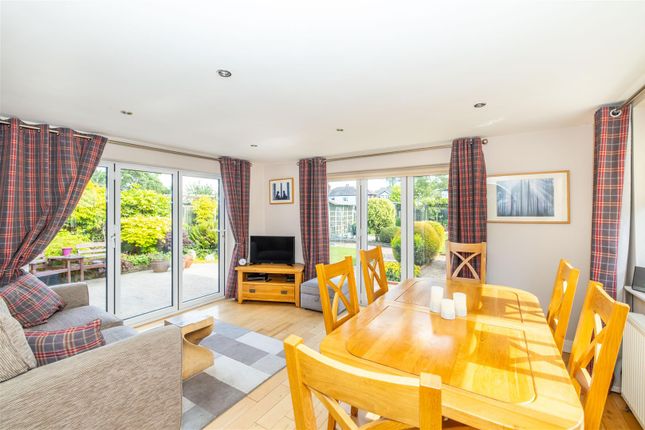 6, Rakehill Road, Leeds photo 4