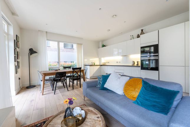 Flat for sale in Nautilus House, North Kensington, London