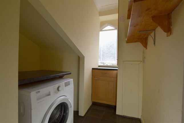 Flat 3, The Rock, Reigate Hill, Reigate photo 5