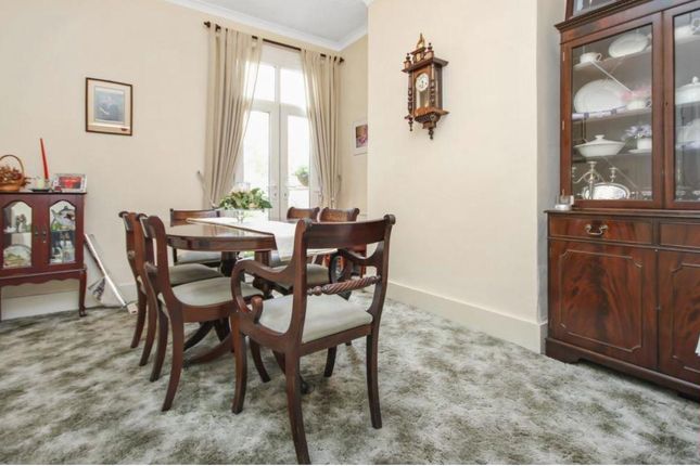 128, Nags Head Road, Enfield photo 3