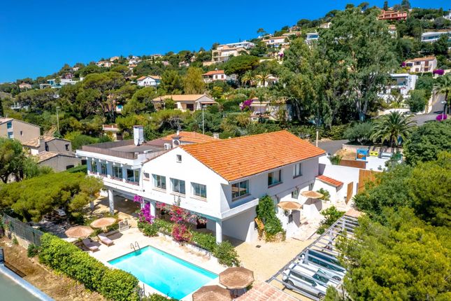 Thumbnail Villa for sale in Roquebrune-Sur-Argens, Provence-Alpes-Cote D'azur, 83, France