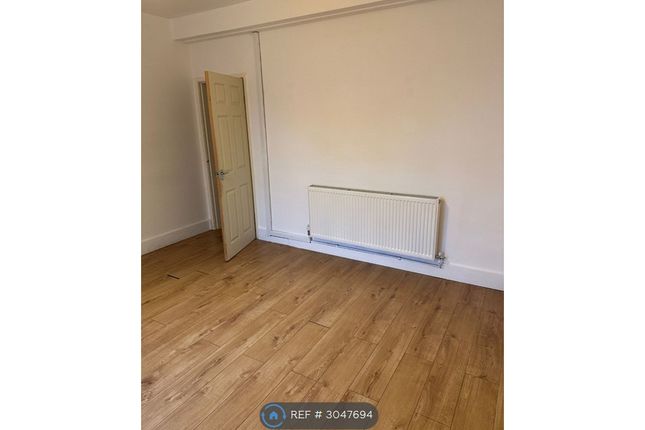 Flat   Folly Lane, Warrington photo 2