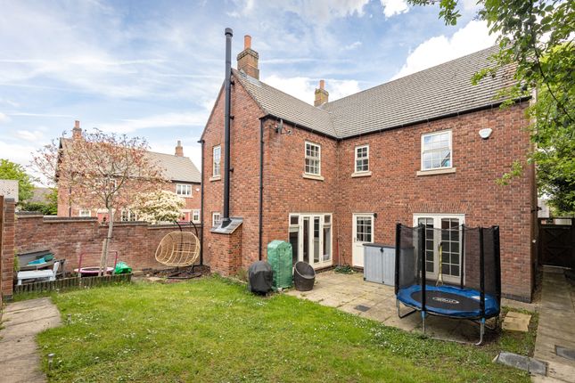 11, De Lacy Court, Castle Donington photo 4