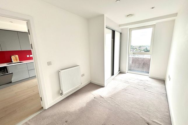 Flat 28, Liberty House, Station Hill North, Egham photo 4