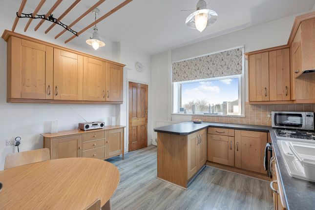 42, Mytholmes Lane, Keighley photo 3