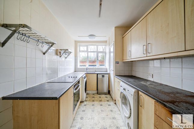 18, Cervantes Court, Northwood photo 3