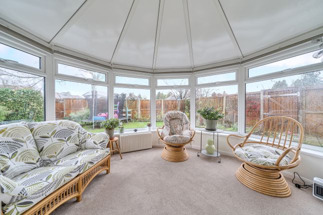 31, Stewart Avenue, Shepperton photo 4