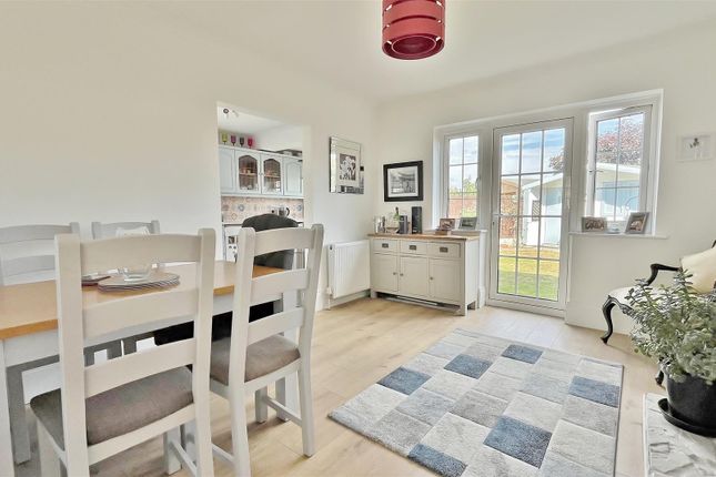 14, Roydon Way, Frinton-on-Sea photo 4