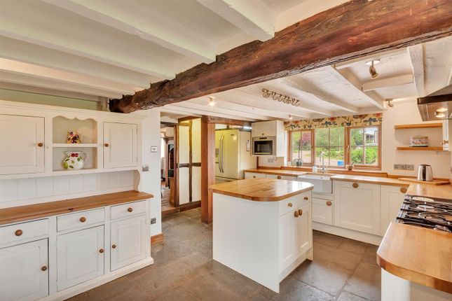 Country house for sale in Queens Head, Oswestry