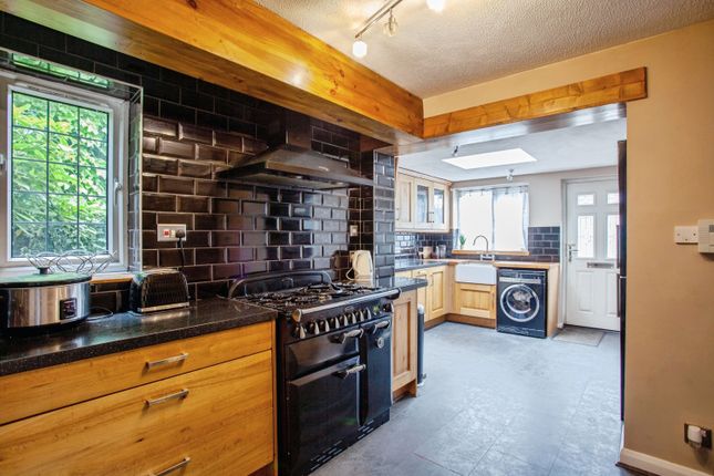 8, Beckton Avenue, Sheffield photo 4