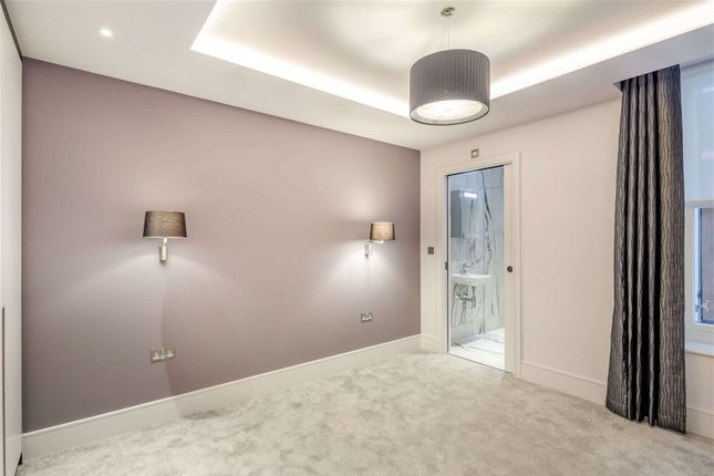 Flat to rent in Emperors Gate, London, Greater London
