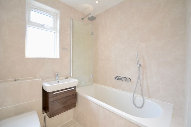 6, Algar Close, Isleworth photo 5