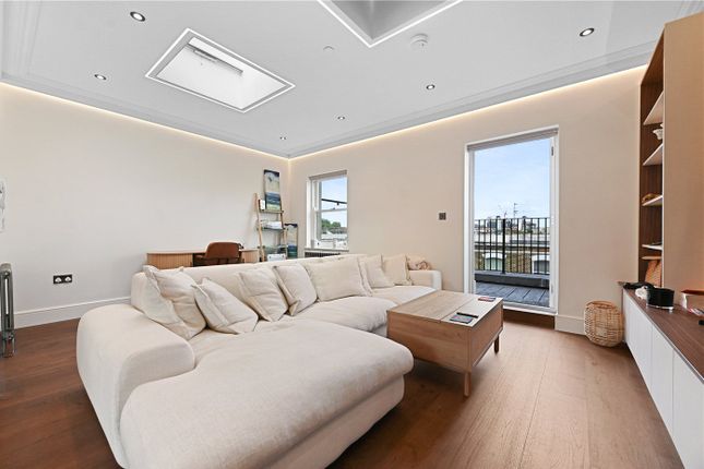 Top Floor Flat, 39, Hereford Road, London photo 2