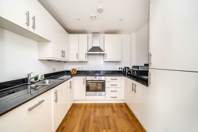 Flat 42, 15, Zenith Close, London photo 4
