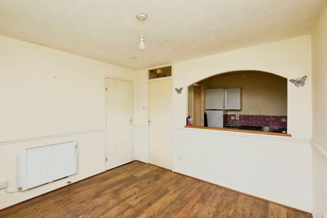 64, Kestrels Croft, Derby photo 4