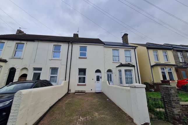 3 bed property for rent in Napier Road, Gillingham ME7