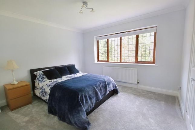 Detached house to rent in Old Avenue, West Byfleet