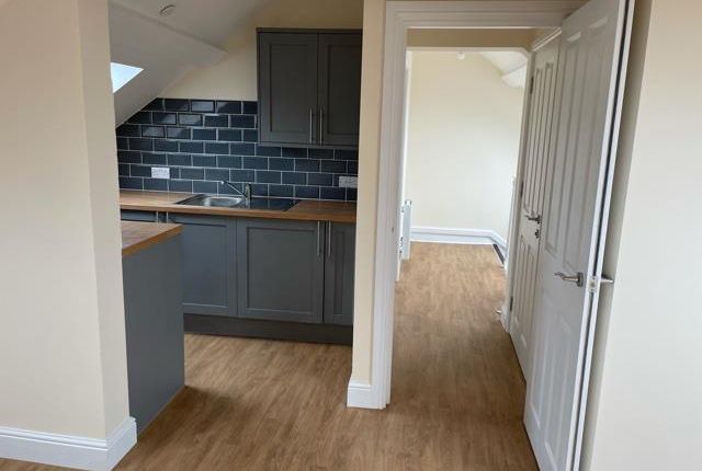 Oak Apartment (3rd Floor), 4, Victoria Place, Haverfordwest photo 5