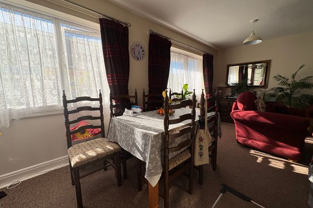 Flat 18, Lee-on-the-Solent photo 5