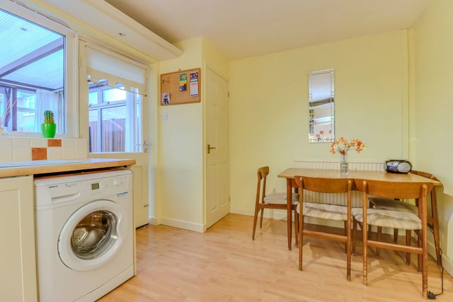10 Haven Close, Leicester photo 4