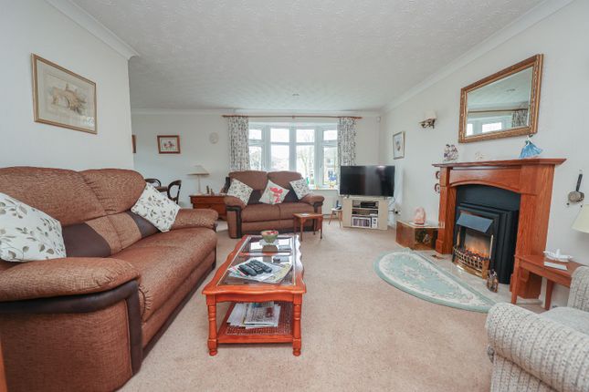 73 Canterbury Drive, Heighington, Lincolnshire photo 4