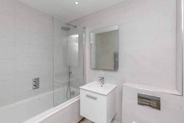 Flat 2 Chenies Mews, Chalfont Station Road, Amersham photo 4