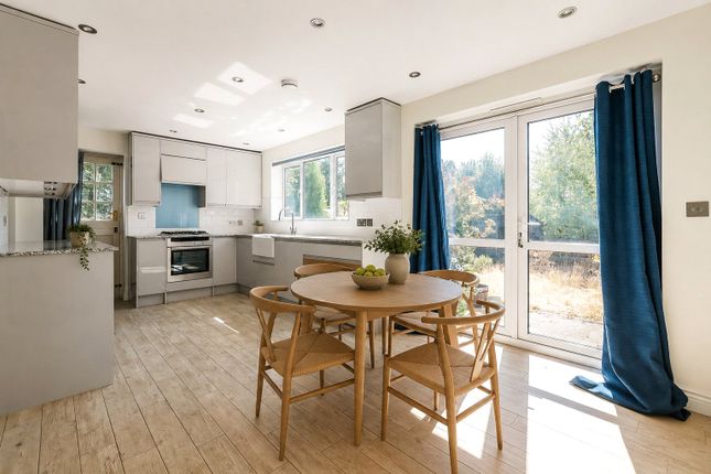 6, Evesham Road North, Surrey photo 2