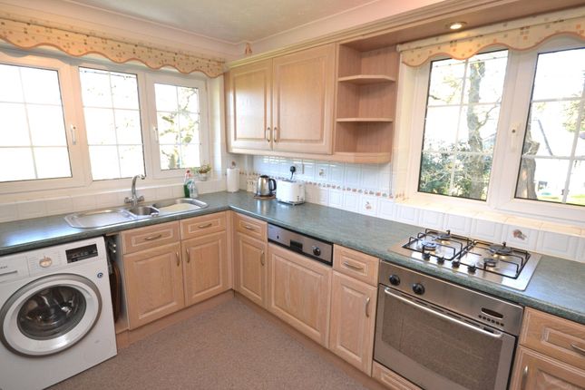 Flat 4,, Brook Meadow Court, Budleigh Salterton photo 3