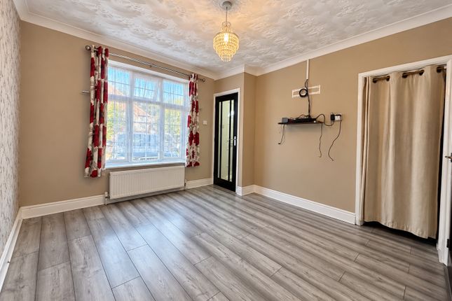 73, Spearing Road, High Wycombe photo 4