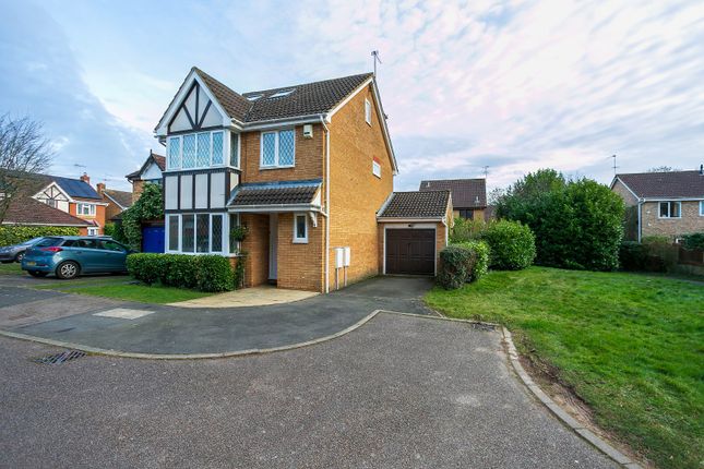 Thumbnail Detached house for sale in Shackleton Way, Abbots Langley, Hertfordshire