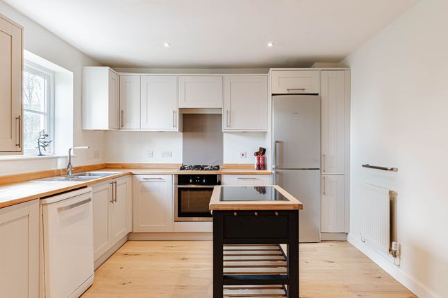 2 Belvedere Close, Faversham photo 2