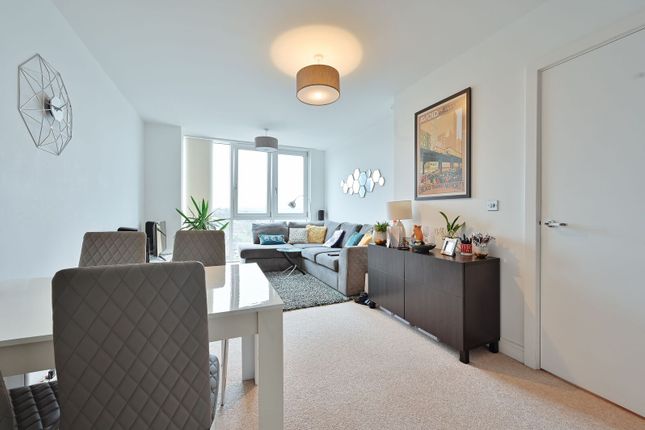 KD Tower, Cotterells, Hemel Hempstead photo 4