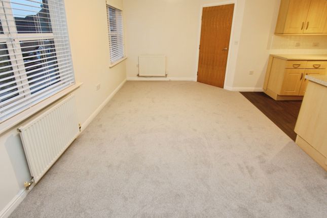 10, Johnson Way, Chilwell photo 3