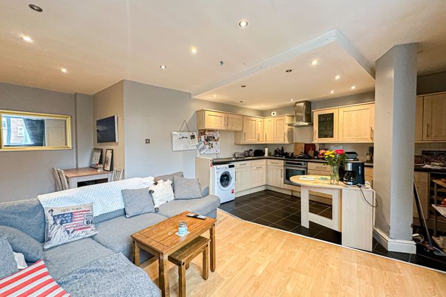 Flat 4, Orchard House 52-60 Pensby Road, Wirral photo 3