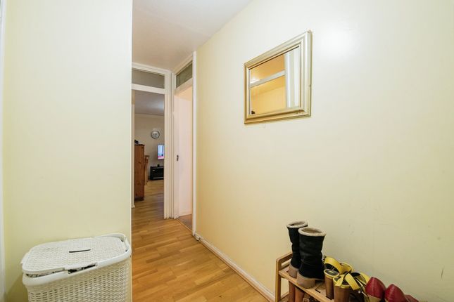 Flat for sale in Beachborough Road, Bromley