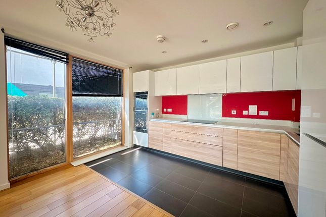 Flat 4, Denmark Lodge, Romford photo 2