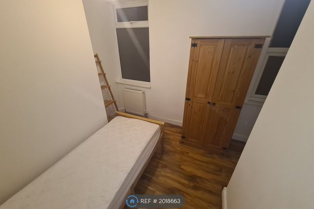 Room to rent in Bowden Road, Northampton
