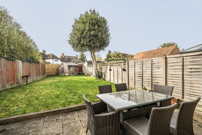 10, Orchard Close, Elstead photo 2