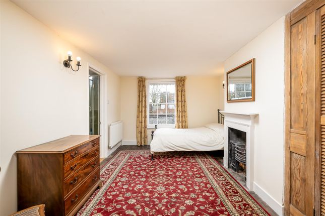 250315 - 4 The Crescent, Bedford - 36.Jpg