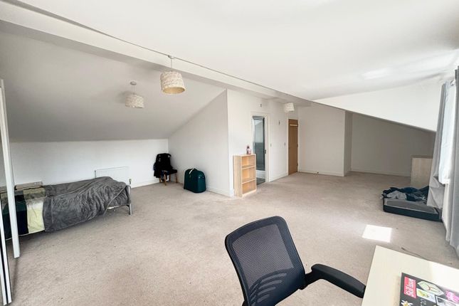 89, Milton Keynes photo 4