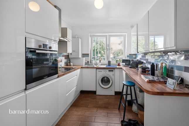 Flat 21, Heather Court, Binfield Road, London photo 2