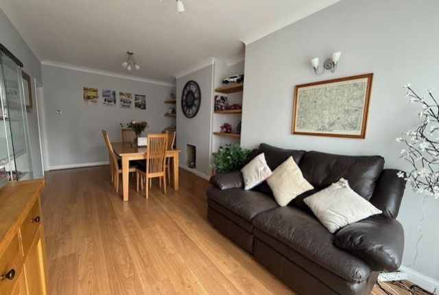 2, Hythe Field Avenue, Egham photo 3