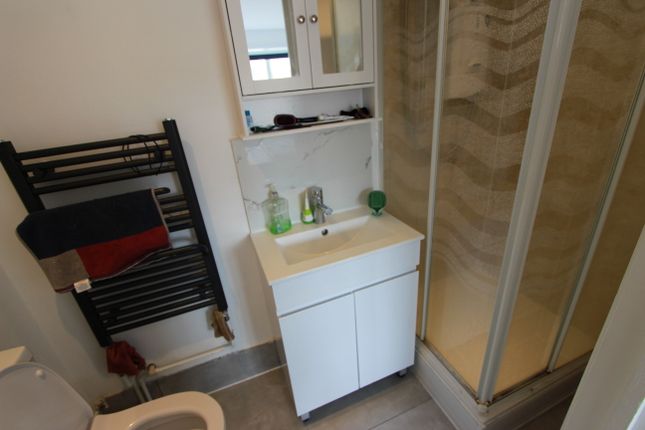 8, Byron Road, Wembley photo 4