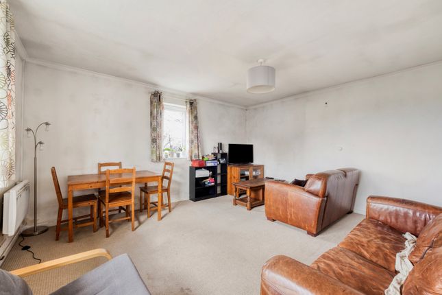 Flat 14, 110, Benhill Road, Sutton photo 3