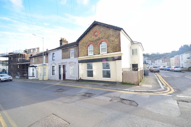 Thumbnail Flat to rent in Coombe Valley Road, Dover