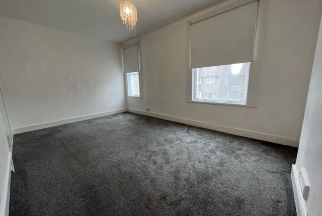 Terraced house to rent in Frampton Road, Potters Bar