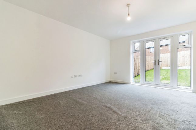 22, Boulter Close, Manchester photo 3