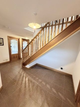 30 Queens Meadow, Glenrothes photo 3